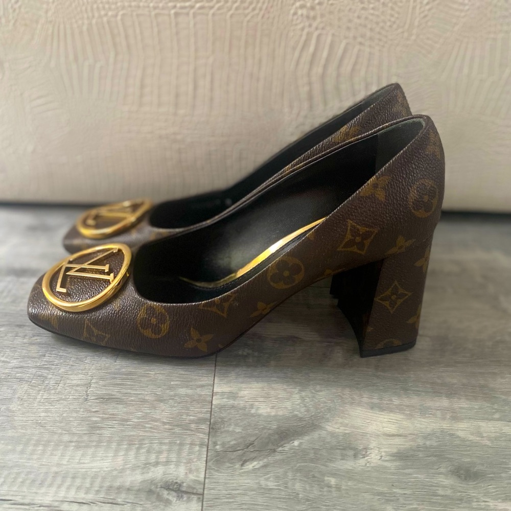 Louis Vuitton Madeleine Pumps
